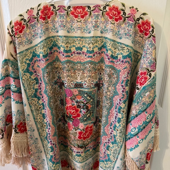 Chiffon Crepe Short Floral Kimono with Fringed Sleeves and Hem - Size OS - Picture 2 of 4